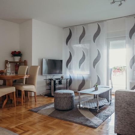 Apartman "Joka" Dakovo Luaran gambar