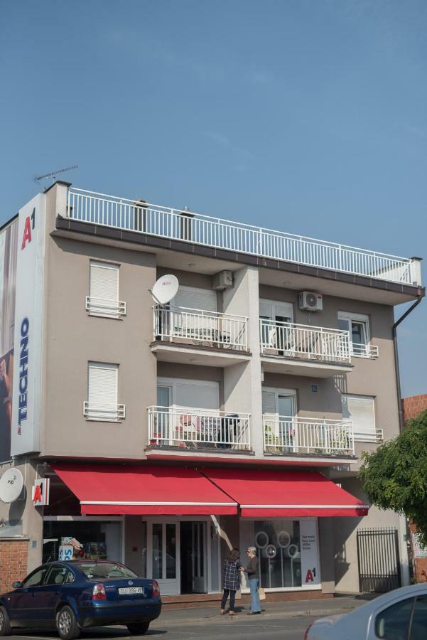 Apartman "Joka" Dakovo Luaran gambar